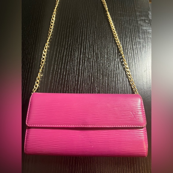 Louis Vuitton Pink Epi Leather Chain Wallet - Picture 3 of 15